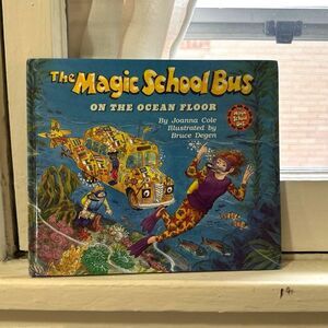 The Magic School Bus Ocean Floor 90s Hardcover Book Joanna Cole